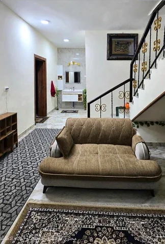 عقار وحدتين سكن بيت مع مشتمل للبيع