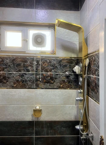 بيت ركن بكفاءات الغزالية ( الرئاسة) جاهز من كلشي بناء حديث ووياه سبالت ومطبخ كامل درجة اولى وملحقاته