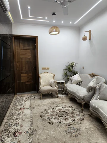 للبيع بيت في شارع فلسطين المهندسين مساحته 50م بناء حديث يتكون من طابقين معزولات